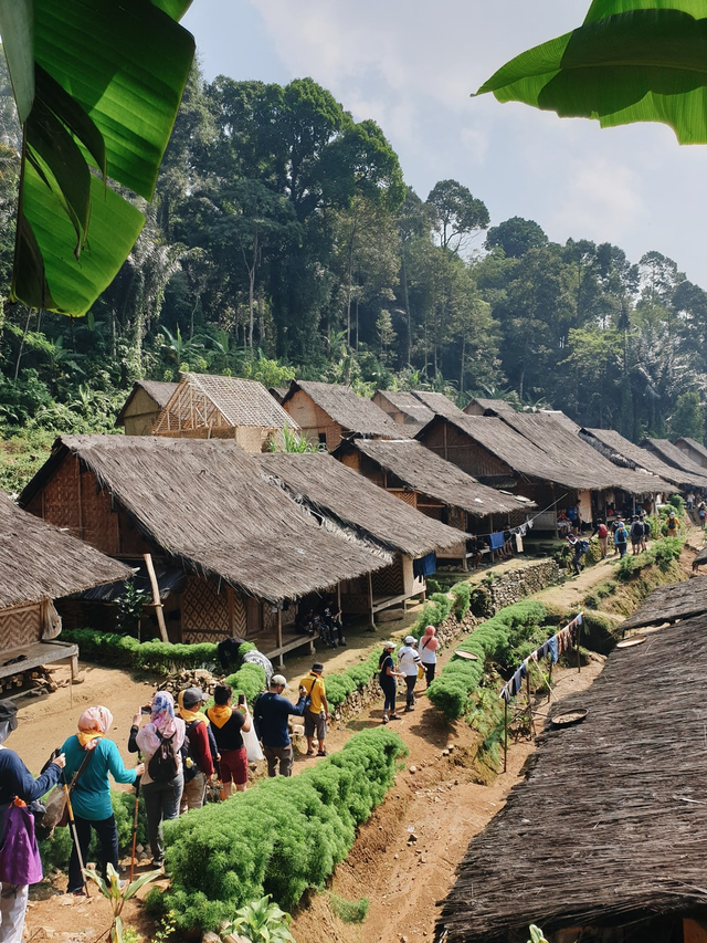 4 Persamaan dan Perbedaan Cara Hidup Suku Baduy dengan Suku Lainnya (872789)