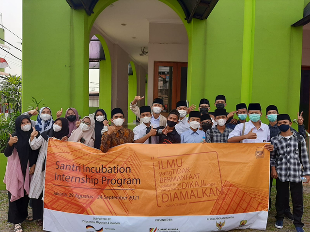 Program Magang Inkubasi Santri: Inovasi dalam Pendidikan Vokasi (11224)