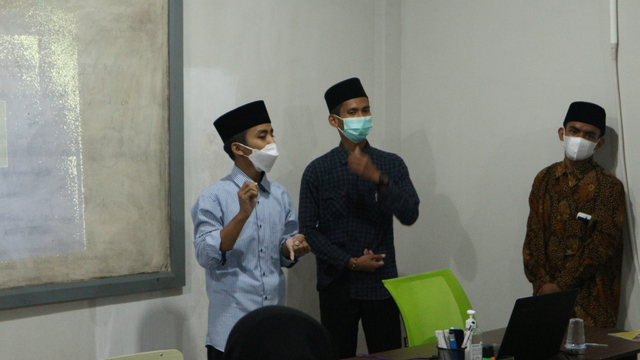 Program Magang Inkubasi Santri: Inovasi dalam Pendidikan Vokasi (11228)