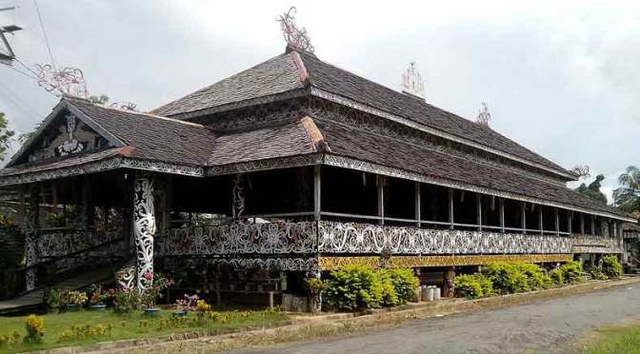 Rumah Lamin, Foto: Kemdikbud
