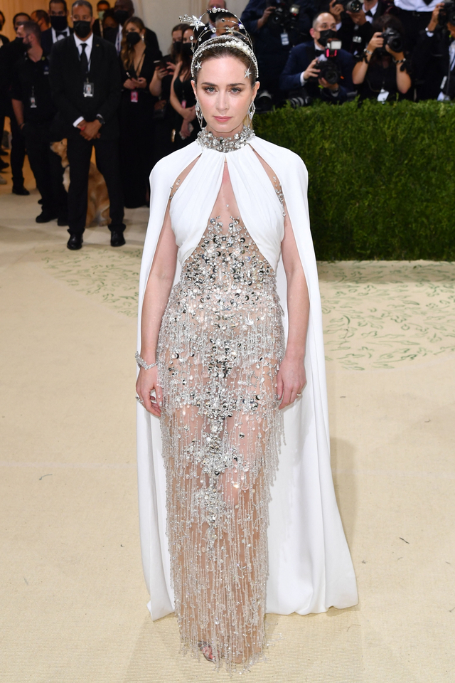 17 Potret Gaun Terbaik Selebriti di Met Gala 2021 (68866)