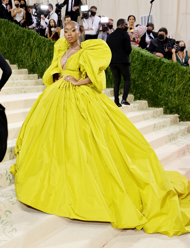 17 Potret Gaun Terbaik Selebriti di Met Gala 2021 (68881)