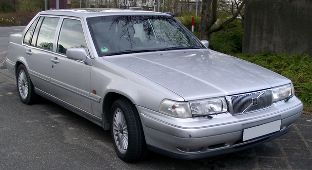 5 Mobil Sedan Tahun 90-an yang Masih Tetap Keren Dipakai Saat Ini (417344)