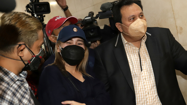 Orang Tua Dipolisikan oleh Keluarga Hater, Ini Respons Ayu Ting Ting (148508)