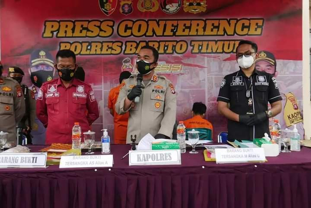 Konferensi Pers terkait kasus pembacokan TS oleh J di Mapolres Barito Timur. (FOTO: Dokumen Polisi).