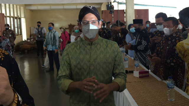 Nadiem: Tak Ada Kewajiban Siswa Harus Vaksinasi Dulu untuk PTM (11827)