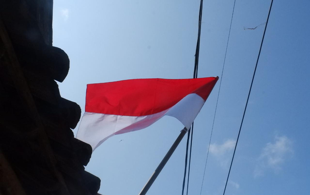 Bendera merah putih sedang berkibar | Foto : Sidik Aryono/ Lampung Geh