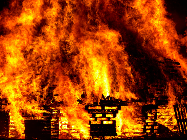 Ilustrasi Tafsir Mimpi Rumah Kebakaran, Apa Kata Ahli Mimpi? Foto: Pexels
