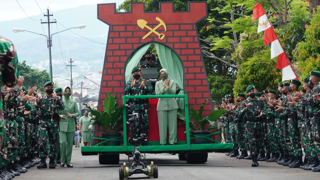 Kunjungan kerja Pangkostrad Letjen TNI Dudung Abdurachman ke Batalyon Zipur 9 Kostrad. Foto: Dok. Kostrad
