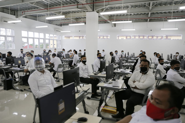 Tinjau Lokasi Tes CAT CPNS, Sekdaprov Lampung Tegaskan Seleksi Sangat Transparan (2)