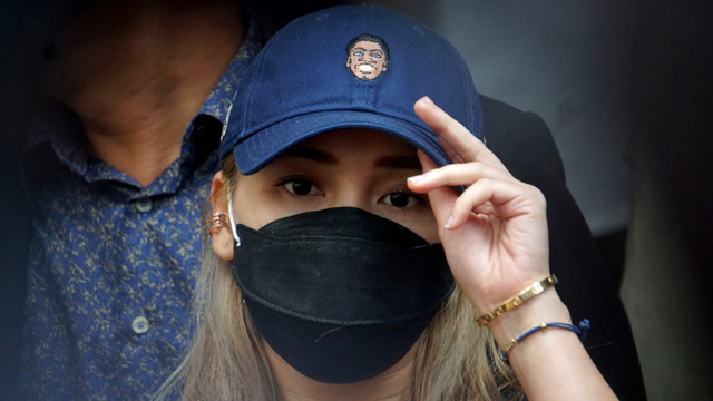 Orang Tua Dipolisikan oleh Keluarga Hater, Ini Respons Ayu Ting Ting (148506)