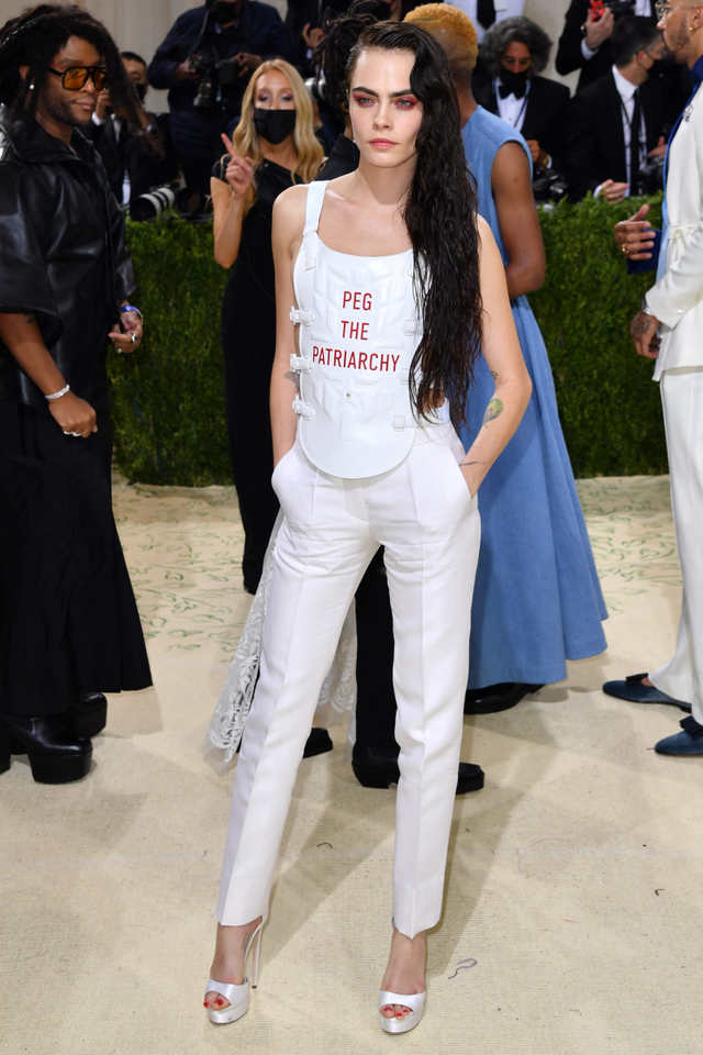 Tampil Beda, 3 Perempuan Ini Angkat Isu Sosial Lewat Gaun di Met Gala (1242041)
