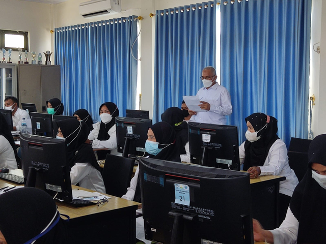Foto: Ujian Seleksi PNS Aceh, Ketat Prokes (13508)