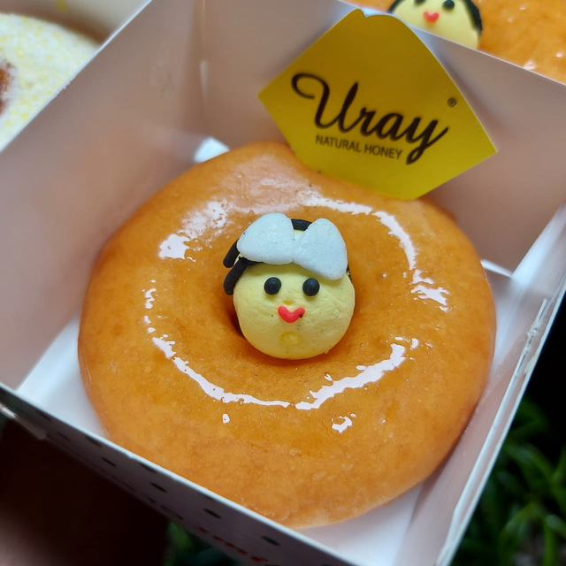 Lembut dan Empuk, Donat Krispy Kreme Berlapis Madu Uray Bak Jeli (12403)