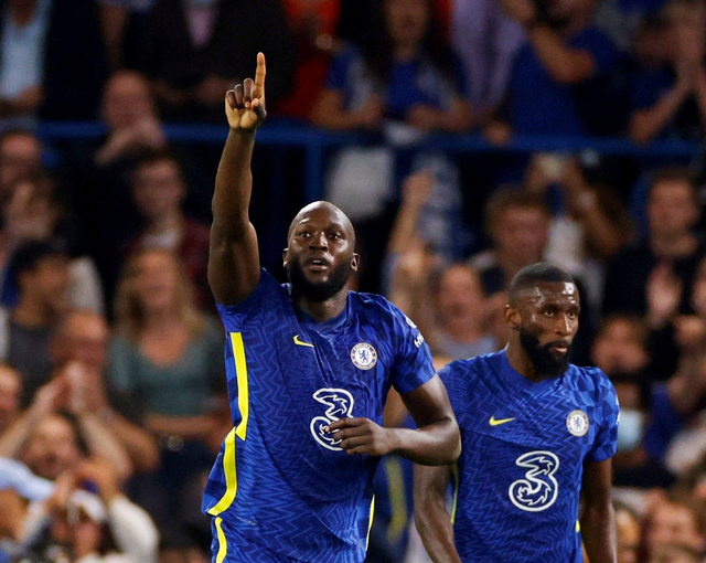 Pemain Chelsea Romelu Lukaku melakukan selebrasi saat melawan Zenit St Petersburg di Stamford Bridge, London, Inggris. Foto: John Sibley/Reuters