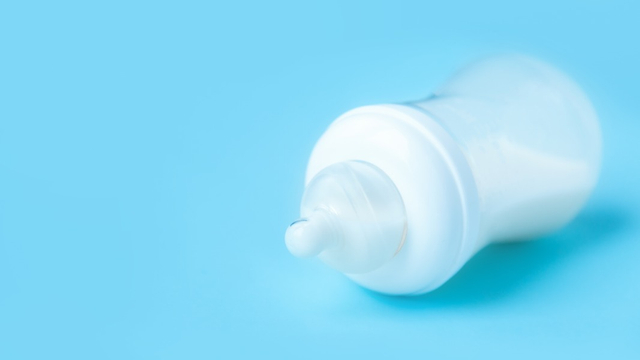 Ganti botol susu bayi bila ada tanda-tanda ini. Foto: Shutterstock