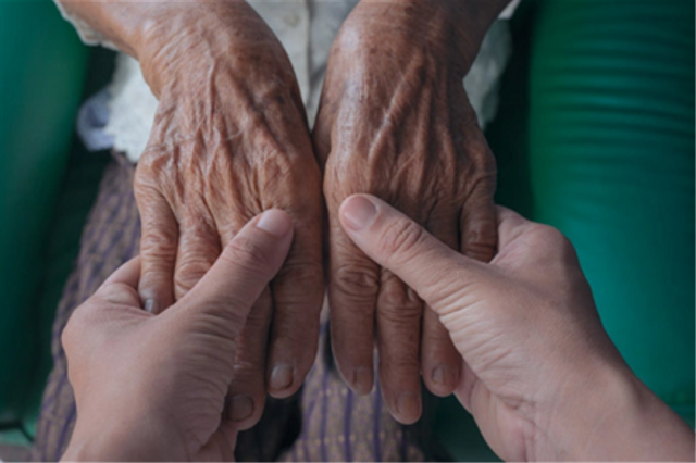Doa Kepada Kedua Orang Tua Agar Diberi Umur Panjang | kumparan.com