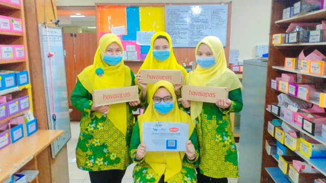 Havaianas dan WeCare.id Donasikan 500 Sandal untuk Tenaga Kesehatan (14156)