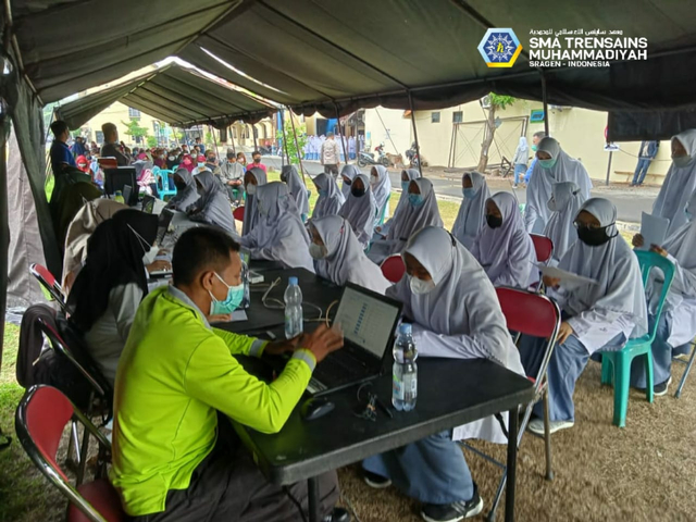 Serius Tangani Kesehatan Siswa, Trensains Gandeng MCCC Laksanakan Vaksinasi (146422)