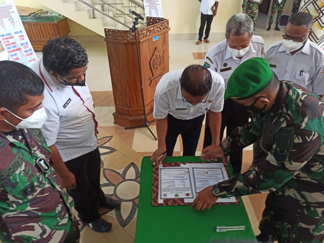 TMMD di Sorong Selatan: TNI Bangun Jalan dan Rumah untuk Warga (20090)