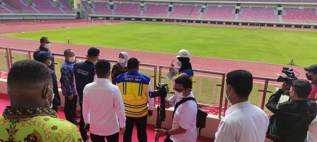 Kunjungan Kerja Lapangan Pimpinan IV BPK RI ke Stadion Lukas Enembe