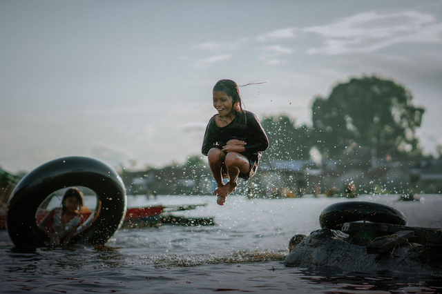 Biasanya dibarengi dengan kegiatan Balimbur atau mandi di sungai dalam jangka waktu yang lama. Foto: Arief Kemal/InfoPBUN