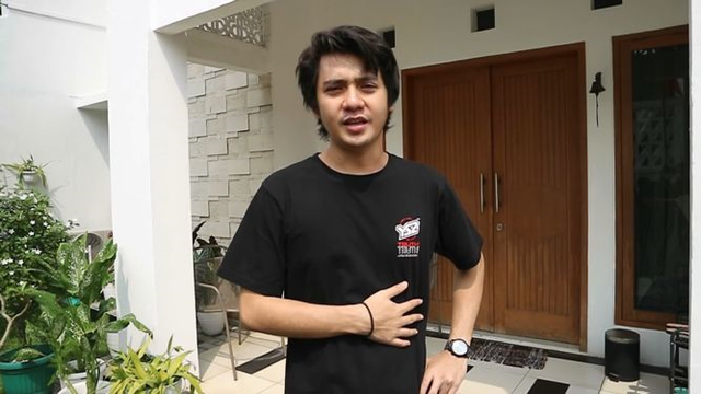 Melihat Rumah Arbani Yasiz yang Tampak Nyaman. Foto: YouTube/Arbani Yasiz