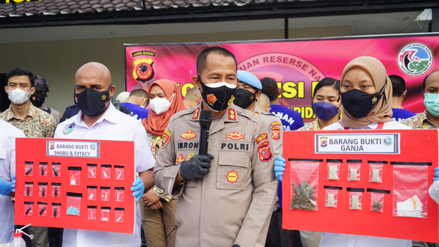 Boris 'Preman Pensiun' Ditangkap Polisi karena Kasus Narkoba (75691)
