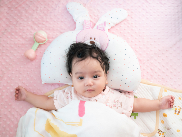 Ilustrasi bantal bayi. Foto: Shutter Stock