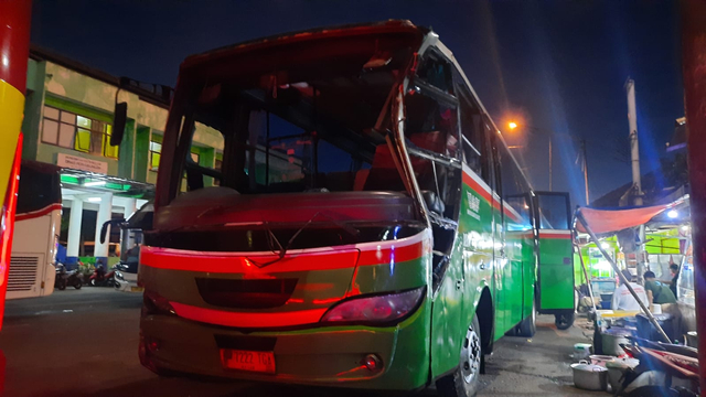 2 Bus Tabrakan di Bekasi, 3 Orang Luka-luka (147397)