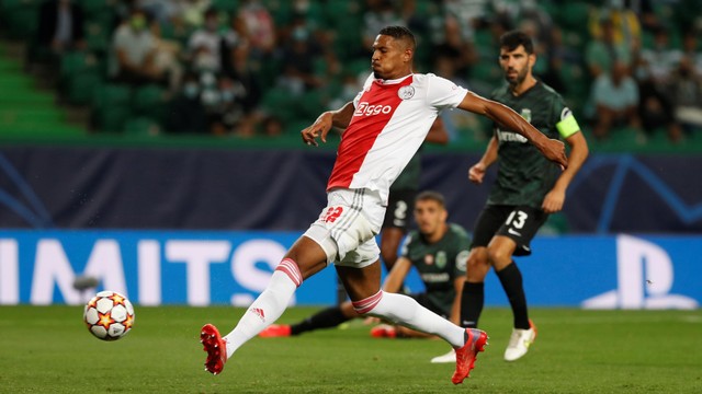 Pemain Ajax, Sebastien Haller. Foto: Pedro Nunes/REUTERS