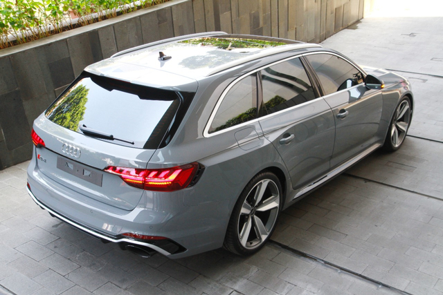 Audi RS4 Avant Terbaru Resmi Meluncur, Station Wagon Bertenaga Buas (284152)
