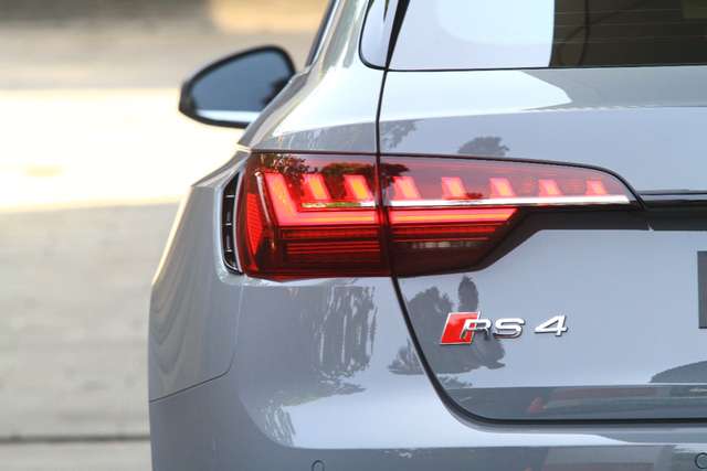 Audi RS4 Avant Terbaru Resmi Meluncur, Station Wagon Bertenaga Buas (284159)