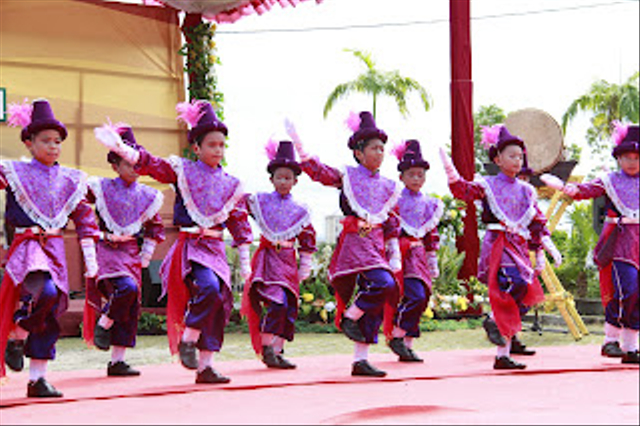 Tarian Boria di pulau Penyengat, Tanjungpinang. Foto: Selasarseni