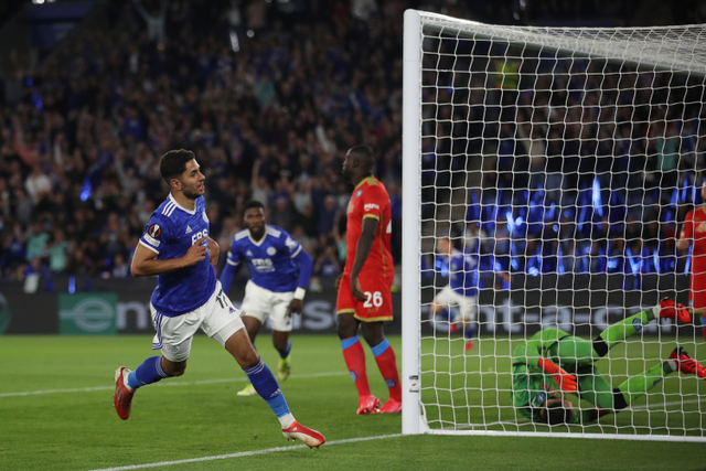 Selebrasi Leicester City Ayoze Perez usai mencetak gol ke gawang Napoli pada pertandingan Grup C Liga Europa di King Power Stadium, Leicester, Inggris.  Foto: Tony Obrien/REUTERS