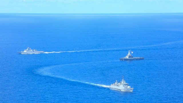 TNI AL dan AL Singapura Gelar Latihan Perang di Laut Natuna. Foto: Dispen AL