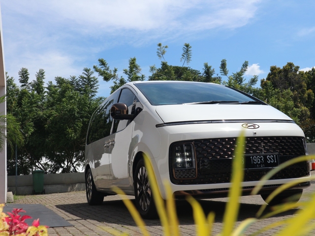 Mencoba Hyundai Staria Jakarta-Bandung, Enak Nyetir atau Disetirin? (40692)