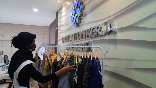 kharisma aiu pemilik usaha fashion D'imperio, Kota Solo.