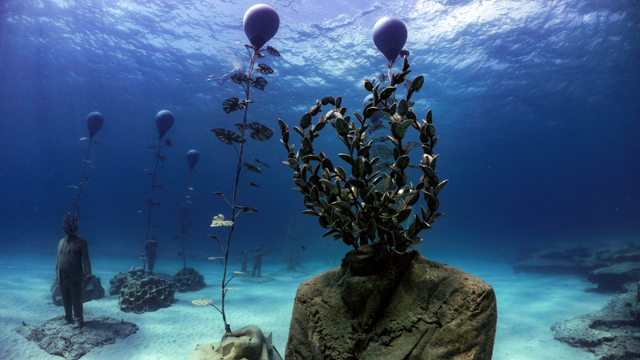 Suasana di taman patung bawah laut MUSAM di kota resor Ayia Napa di pantai tenggara Siprus. Foto: Emily IRVING-SWIFT/AFP