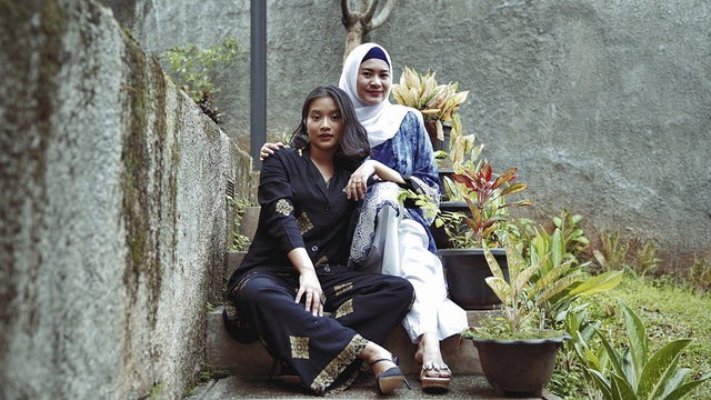 Adira Kania dan Ikke Nurjanah. Foto: instagram @adirakania