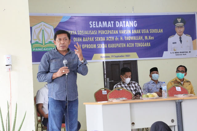 Kadis Pendidikan Aceh Alhudri mengultimatum kepala sekolah SMA/SMK dan SLB agar menyegerakan vaksinasi siswa hingga batas waktu 30 September 2021. Foto: Dok. Disdik Aceh