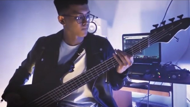 Tak Sekadar Hobi, Musik Ikut Menunjang Karier (2099)