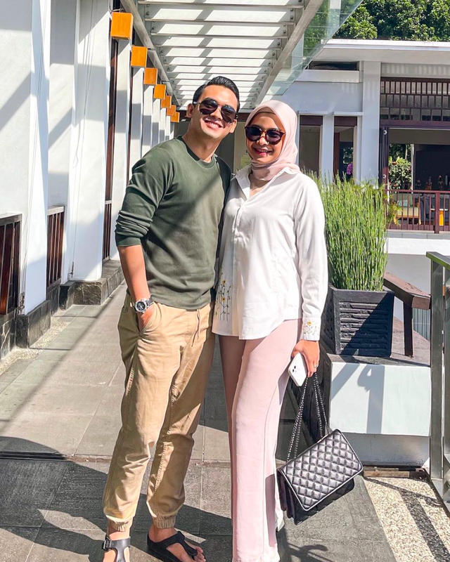 Ikbal Fauzi dan istrinya. Foto: Instagram @ikbalfauzi_