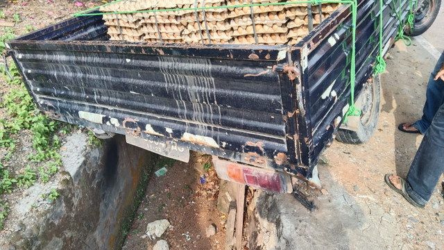 Mobil Angkutan Telur di Bandar Lampung Dikejar dan Dirusak 2 Orang Tak Dikenal (1)