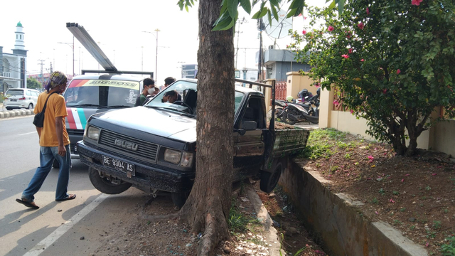 Mobil Angkutan Telur di Bandar Lampung Dikejar dan Dirusak 2 Orang Tak Dikenal (2)