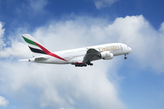 Ilustrasi pesawat Emirates. Foto: Shutter Stock