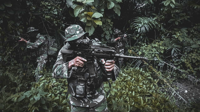 Aksi Prajurit Koopsgabsus Tricakti TNI berantas teroris MIT Poso. Foto: Puspen TNI