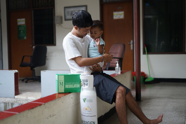 Tabung Oksigen dari PT Sasana Kreasi Propertindo disalurkan ke Shelter Sehati Dompet Dhuafa & Yayasan Sani. (Senin, 13/09) Dok Dompet Dhuafa