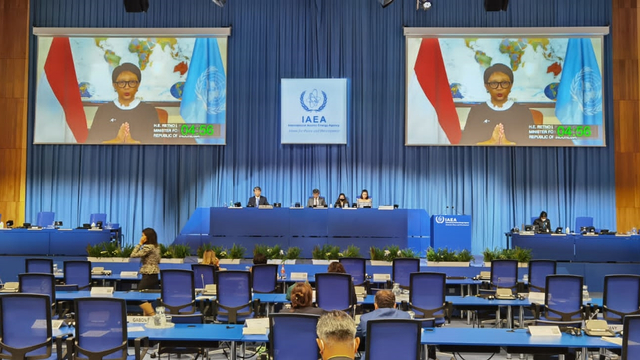 Menteri Luar Negeri RI Retno Marsudi dalam pertemuan General Conference ke-65 Badan Energi Atom Dunia (International Atomic Energy Agency/IAEA) secara virtual, Senin (20/9). Foto: Kemlu RI