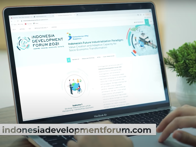 Indonesia Development Forum dapat diakses melalui indonesiadevelopmentforum.com. Foto: Humas Bappenas